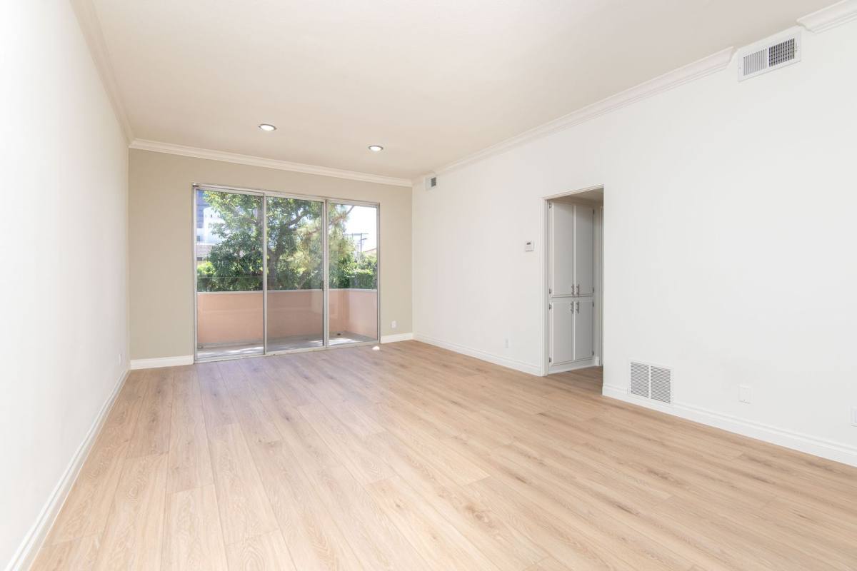 Apartment for rent at 11757 Kiowa Ave, Los Angeles, CA 90049