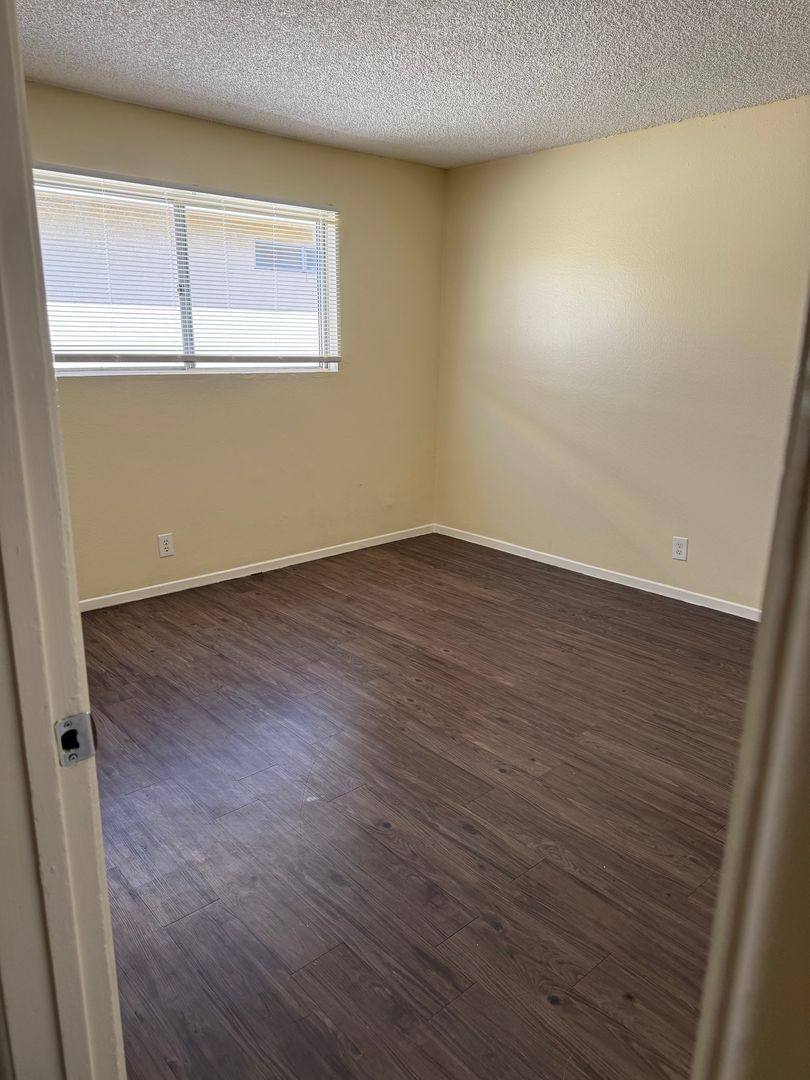 Apartment for rent at 13701 Yukon Ave, Hawthorne, CA 90250