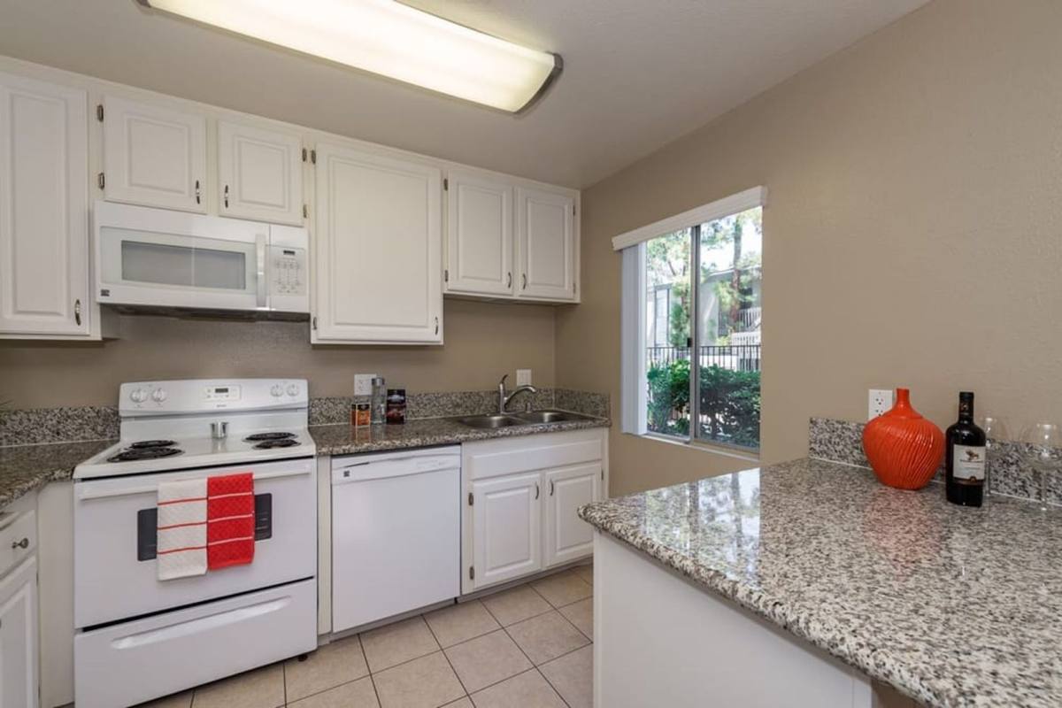 Apartment for rent at 5476 Kiowa Dr, La Mesa, CA 91942