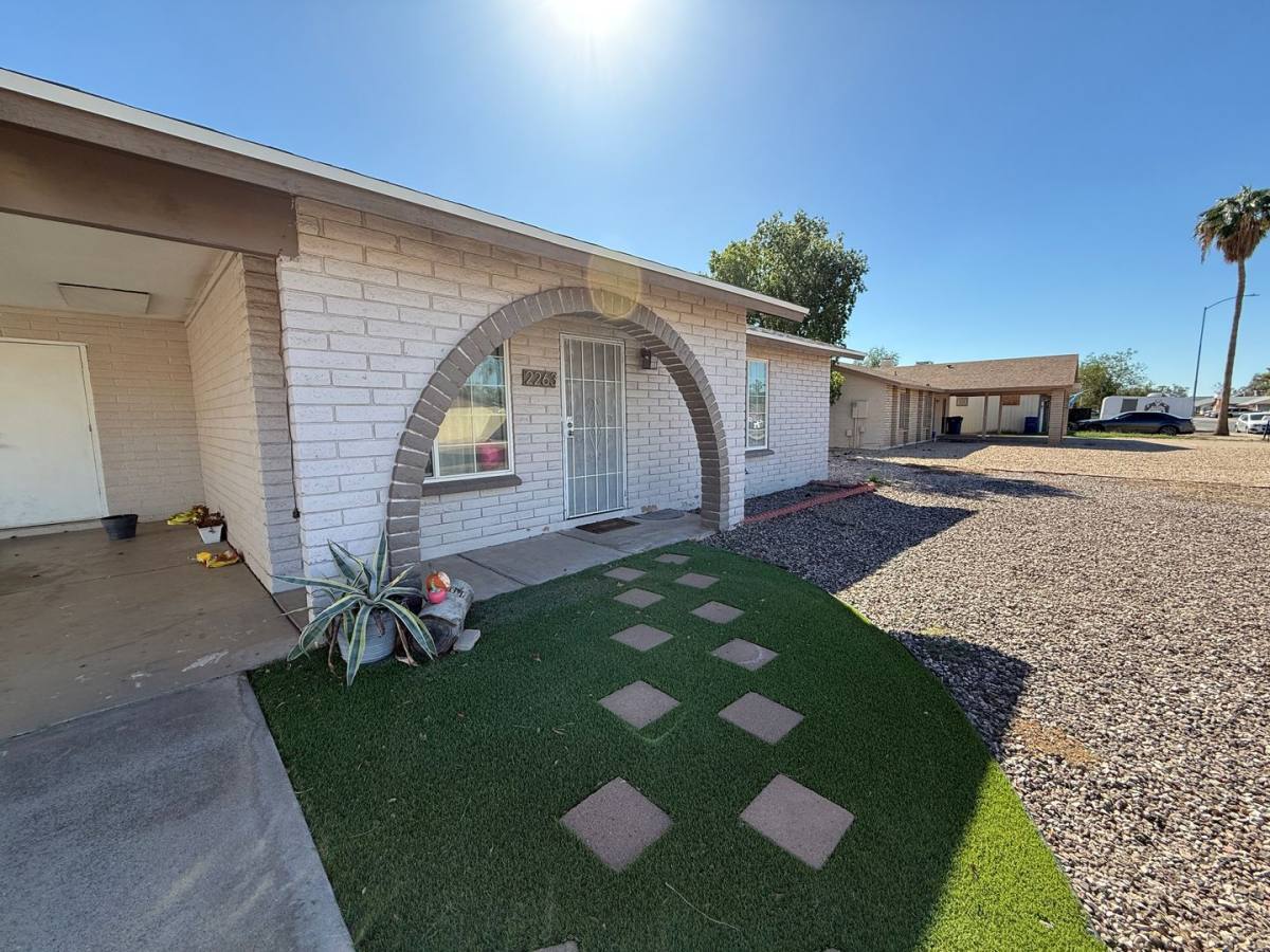 House for rent at 2263 E Hampton Ave, Mesa, AZ 85204