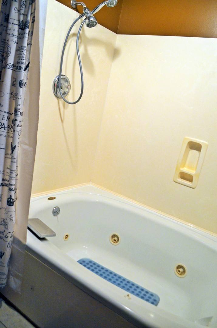 Condo for rent at 2730 Brownsboro Rd, Louisville, KY 40206