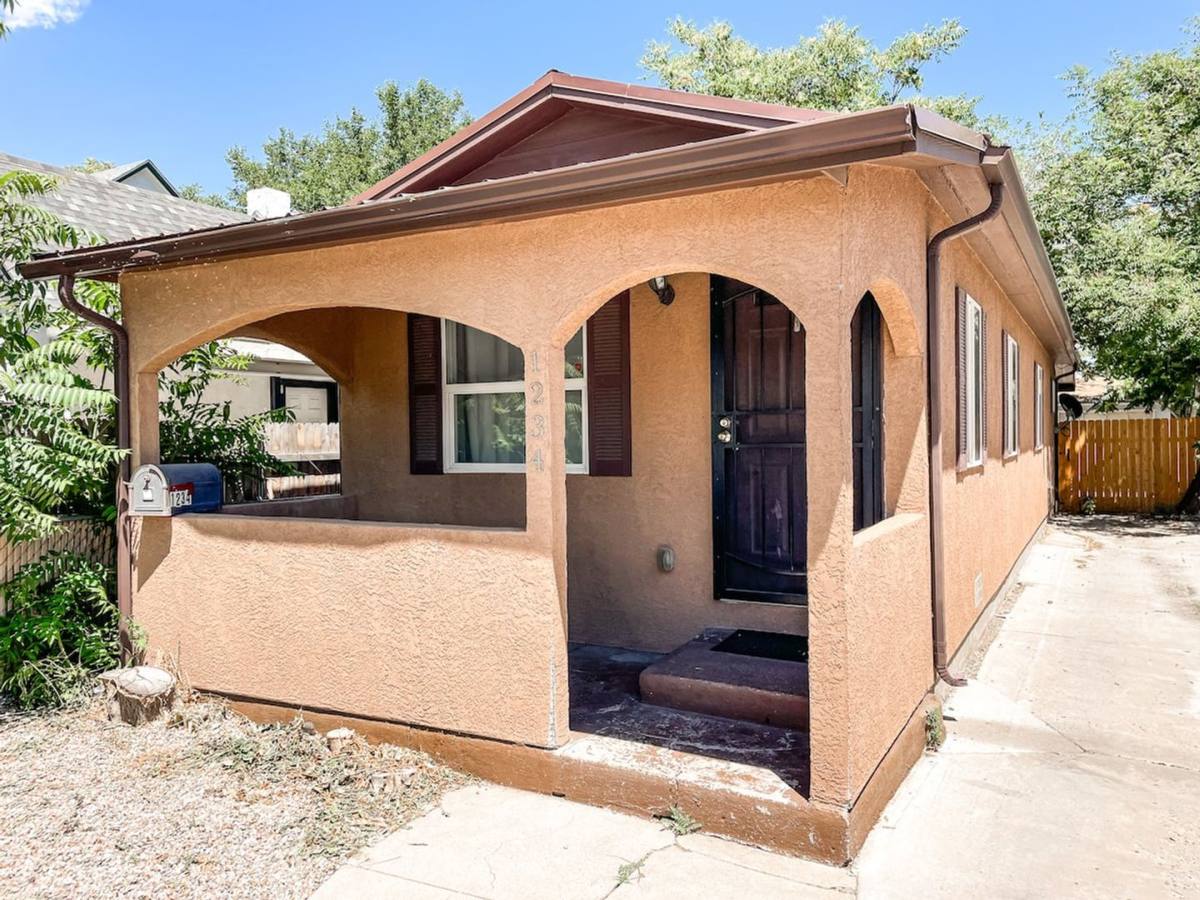 House for rent at 1234 Pine St, Pueblo, CO 81004