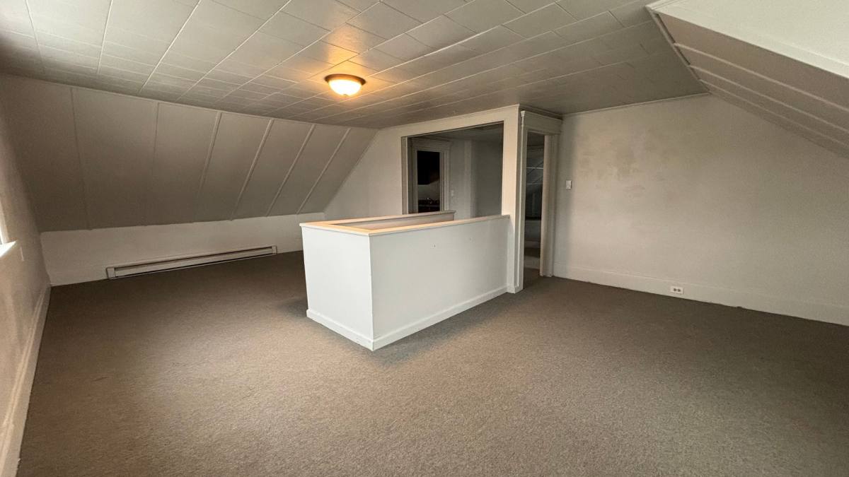 Apartment for rent at 46 Walnut St, Palmer, MA 01069
