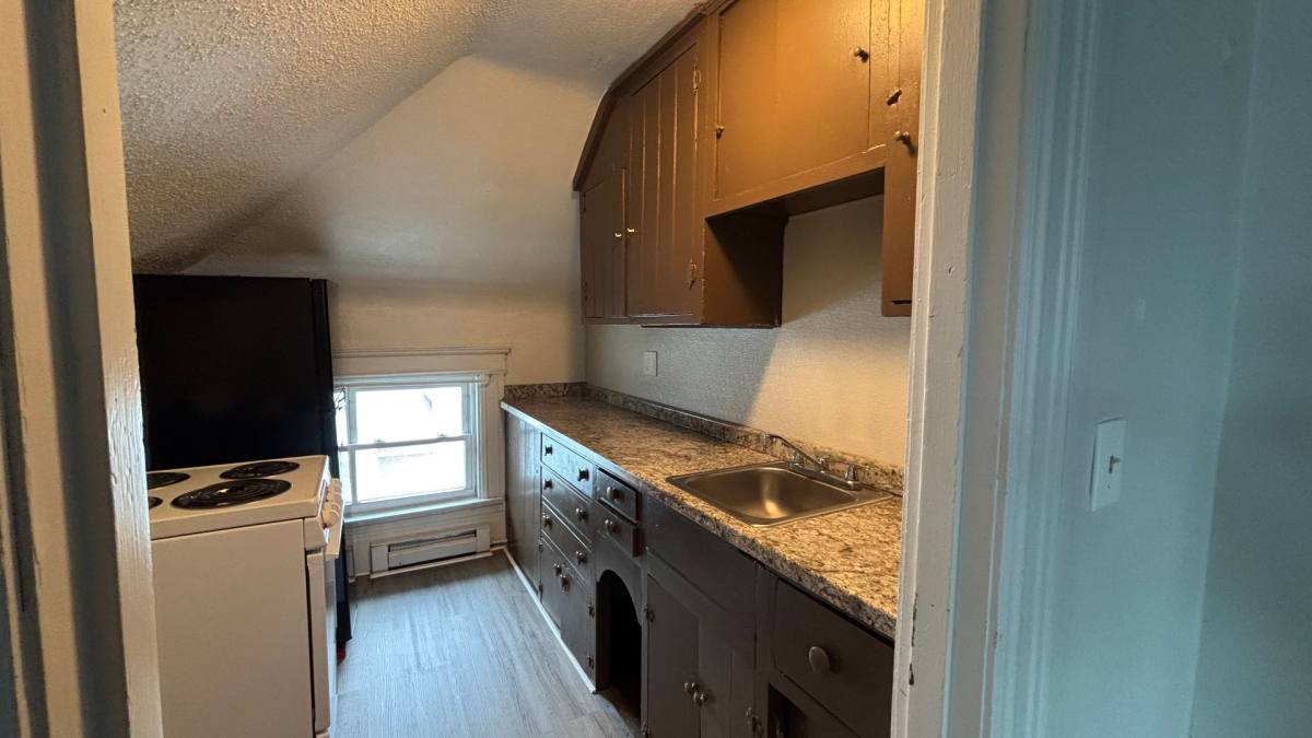 Apartment for rent at 46 Walnut St, Palmer, MA 01069