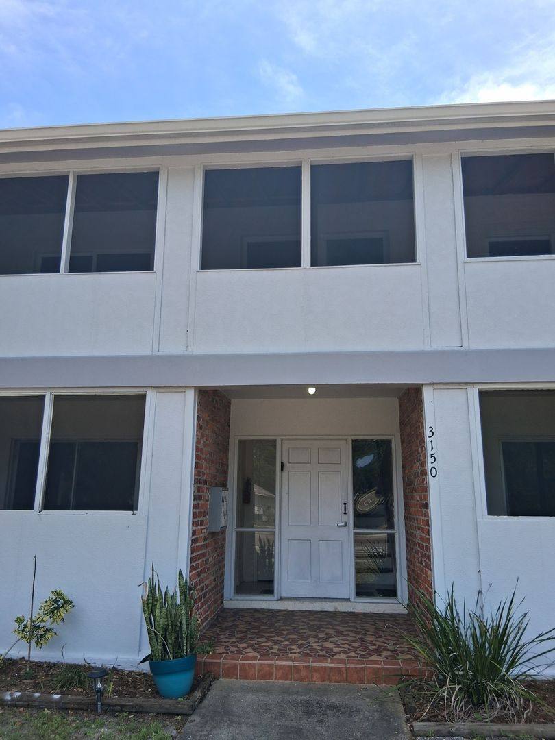 Apartment for rent at 3150 Pinellas Point Dr S, Saint Petersburg, FL 33712