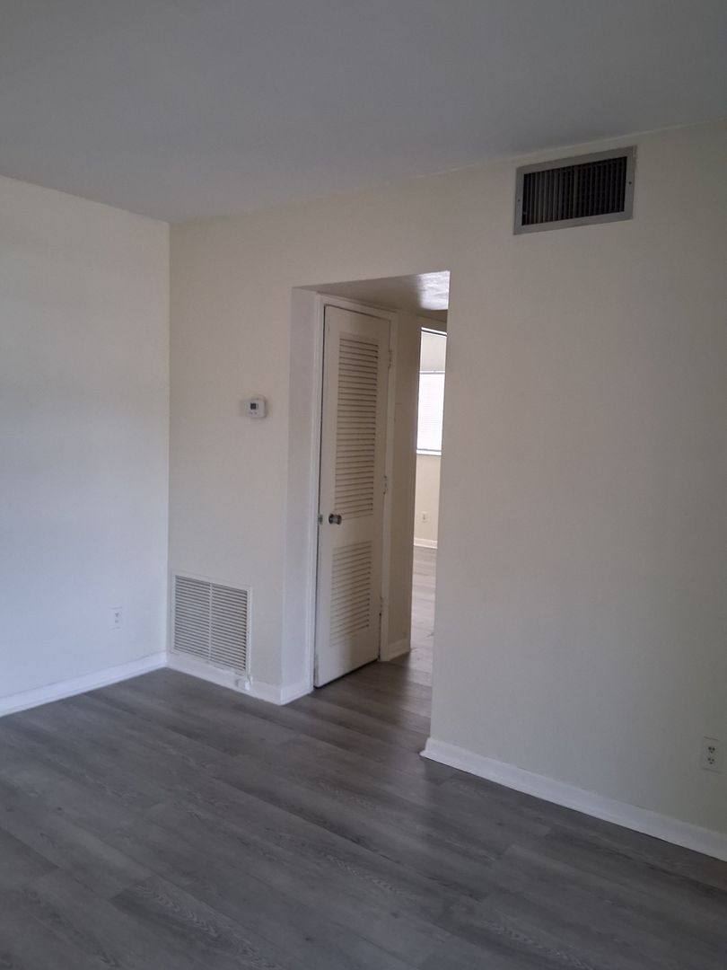 Apartment for rent at 3150 Pinellas Point Dr S, Saint Petersburg, FL 33712