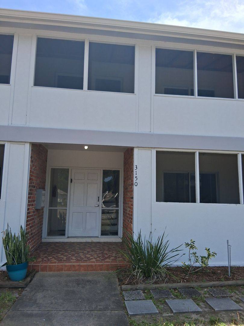 Apartment for rent at 3150 Pinellas Point Dr S, Saint Petersburg, FL 33712