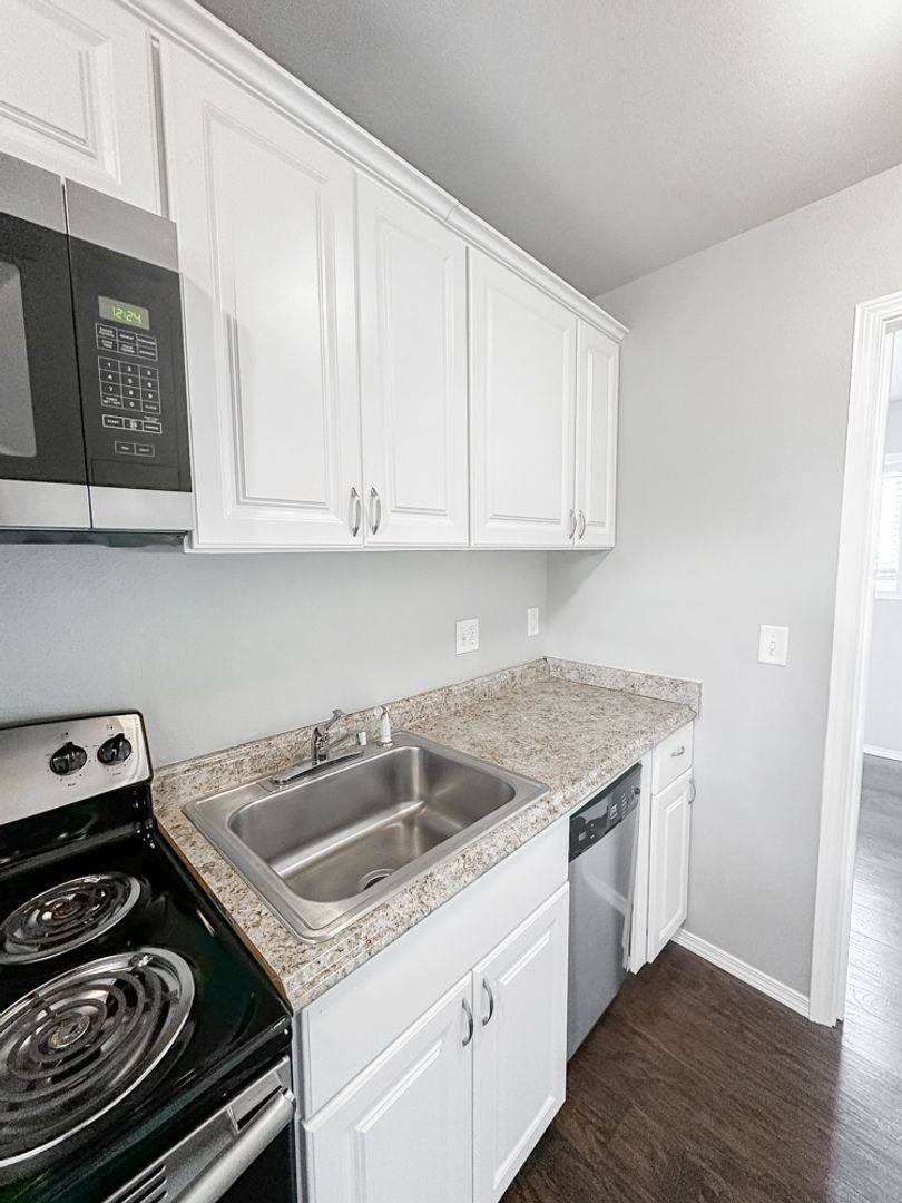 Apartment for rent at 2007 Carleton Way NE, Salem, OR 97301