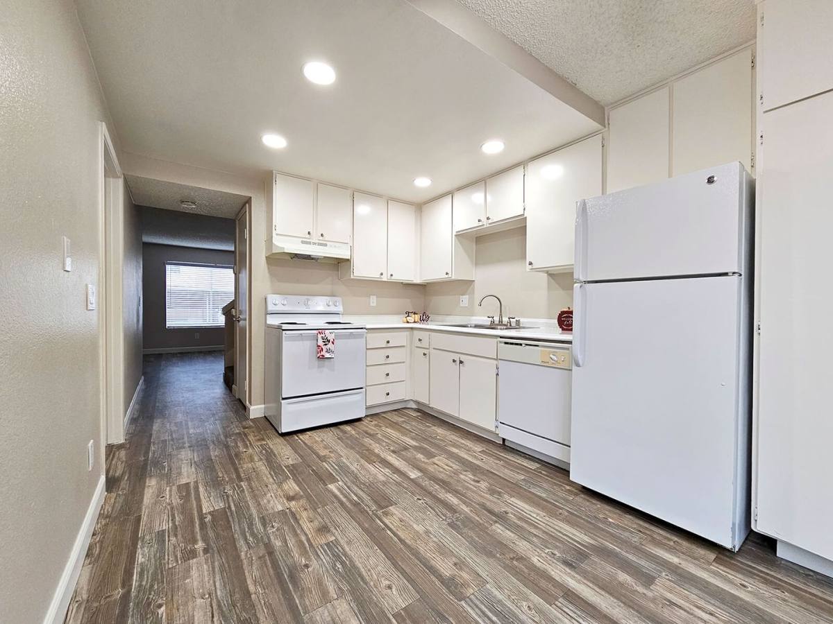 Townhouse for rent at 8031 Winter Gardens Blvd, El Cajon, CA 92021