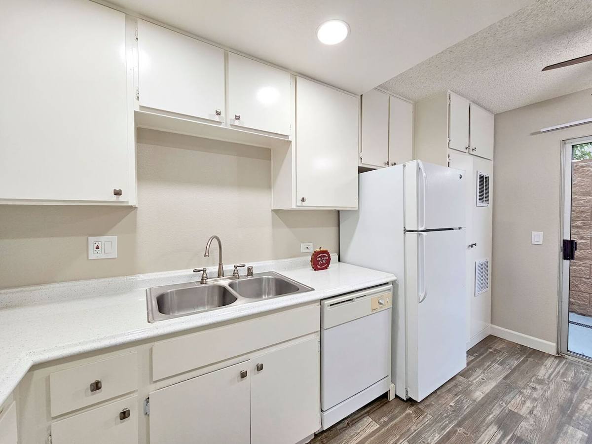 Townhouse for rent at 8031 Winter Gardens Blvd, El Cajon, CA 92021