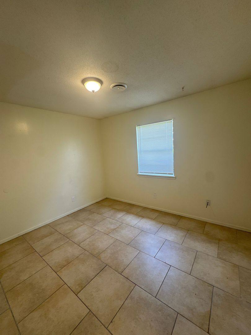 Apartment for rent at 3014 3016 S, Fort Smith, AR 72903