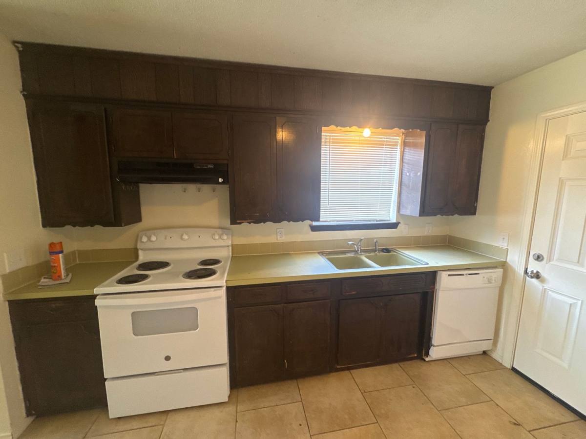 Apartment for rent at 3014 3016 S, Fort Smith, AR 72903
