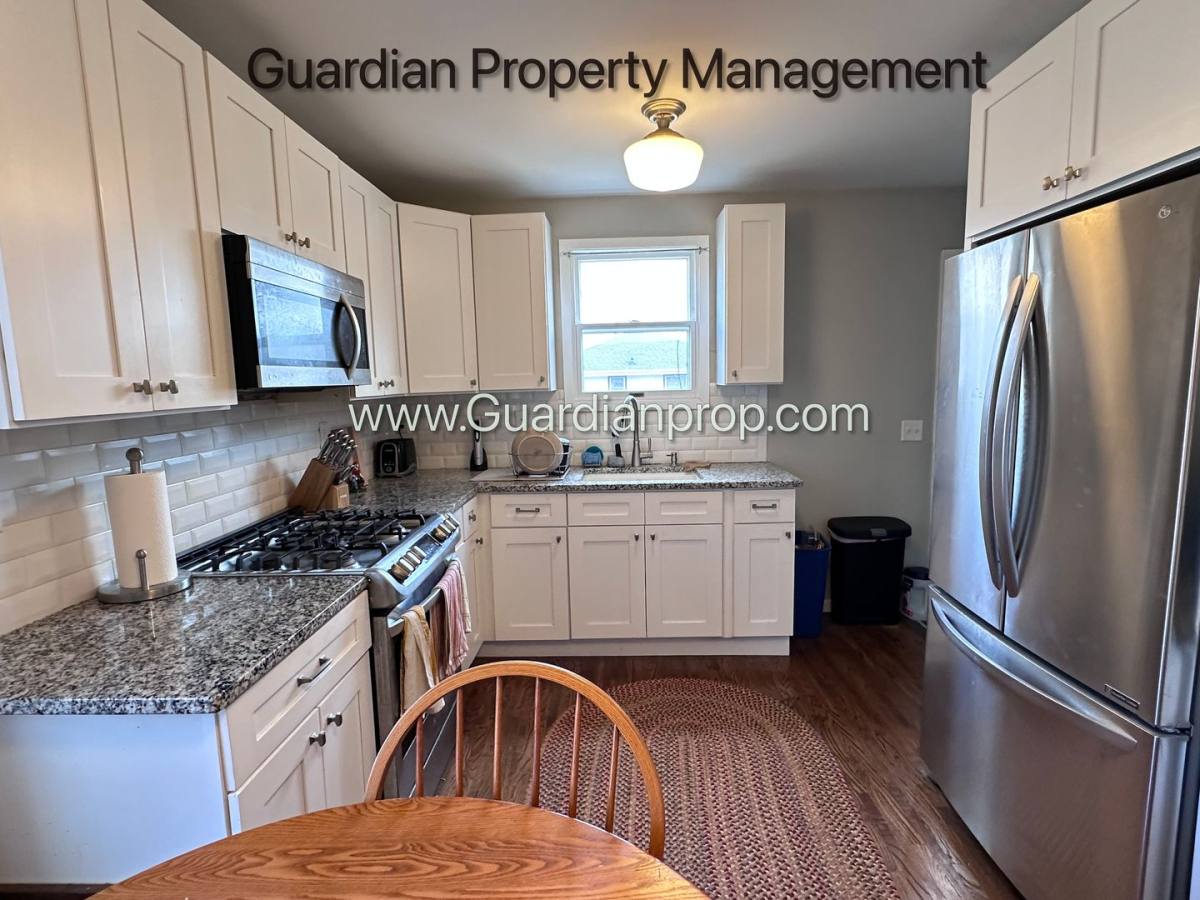 House for rent at 2700 Florida Ave S, Minneapolis, MN 55426