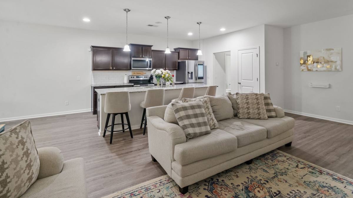 Townhouse for rent at 81 Bellasera Way, Richmond Hill, GA 31324