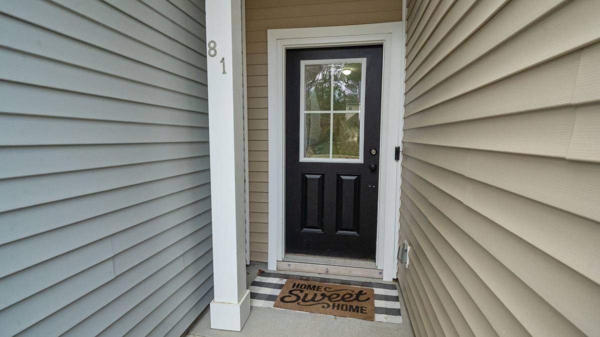 Townhouse for rent at 81 Bellasera Way, Richmond Hill, GA 31324