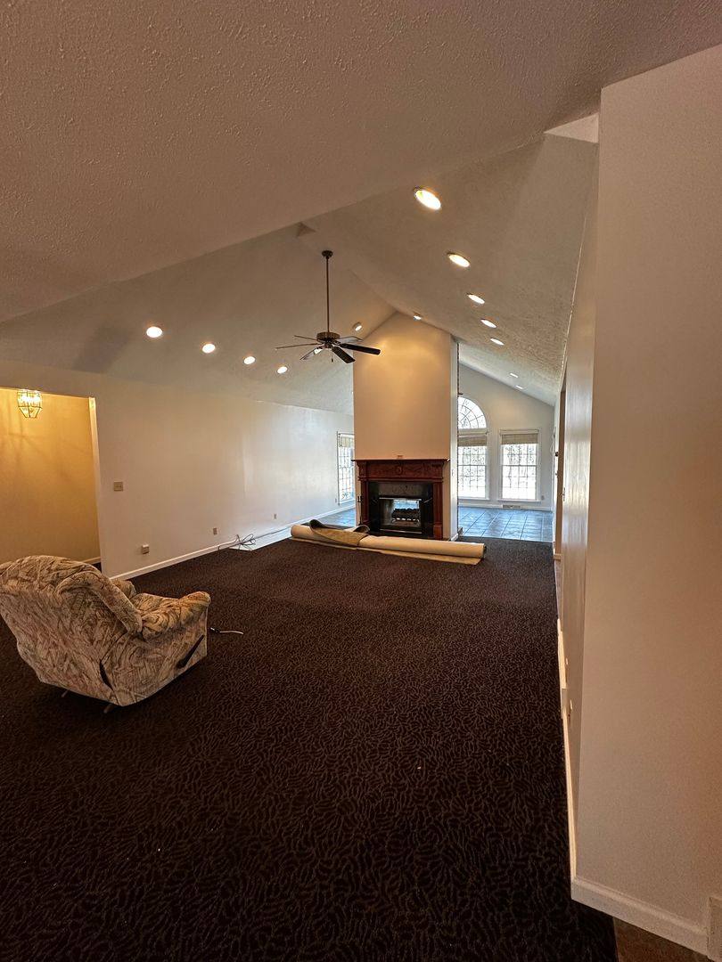 Townhouse for rent at 1250-1254 Evans City Rd, Evans City, PA 16033