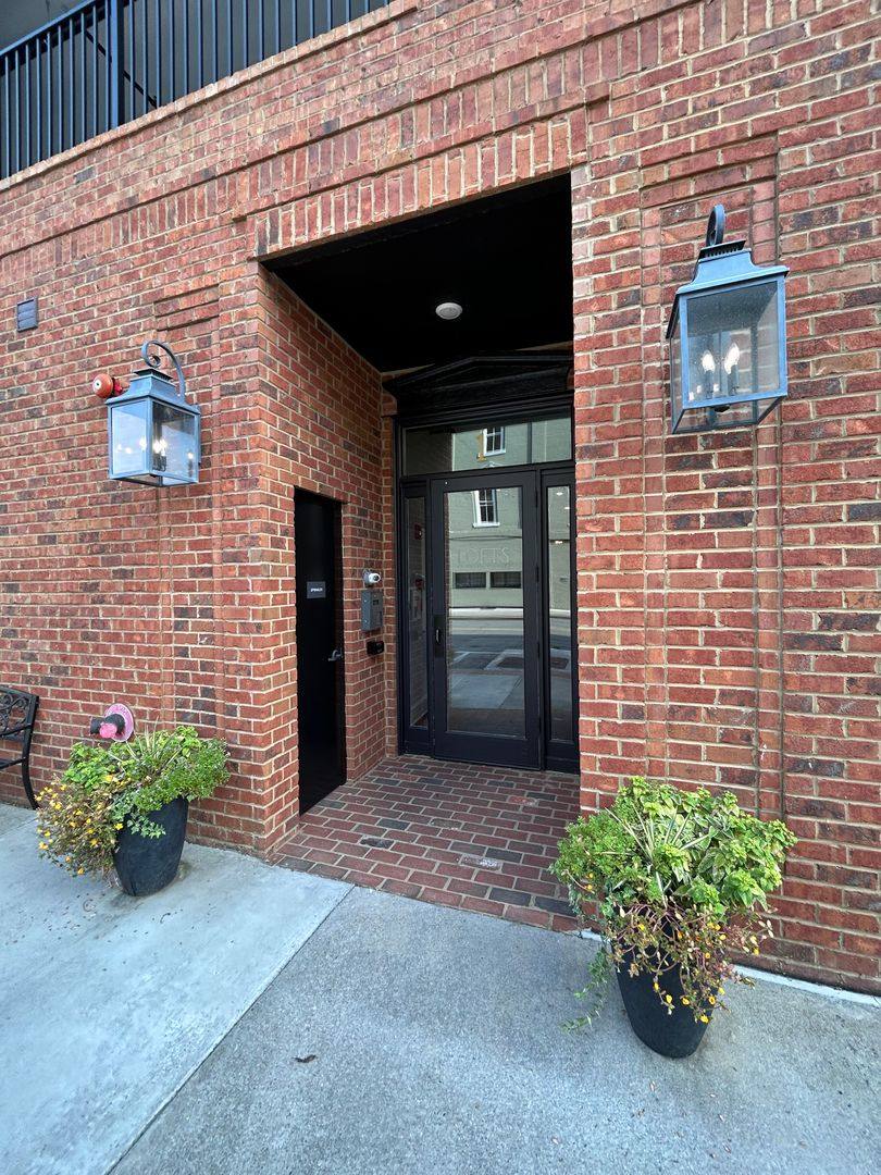 Apartment for rent at 1 E 3rd Ave, Rome, GA 30161