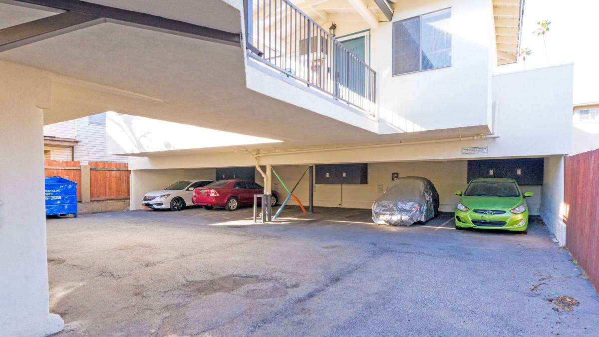 Apartment for rent at 135-137 N Wilson Ave, Pasadena, CA 91106