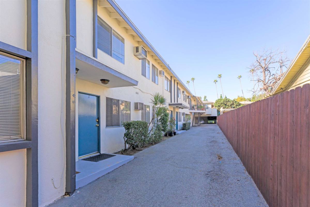 Apartment for rent at 135-137 N Wilson Ave, Pasadena, CA 91106
