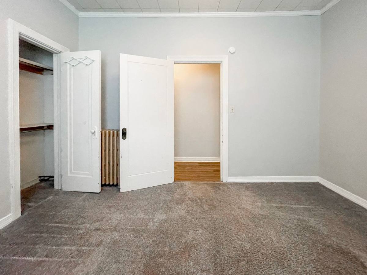 Apartment for rent at 805 W University Ave, Muncie, IN 47303