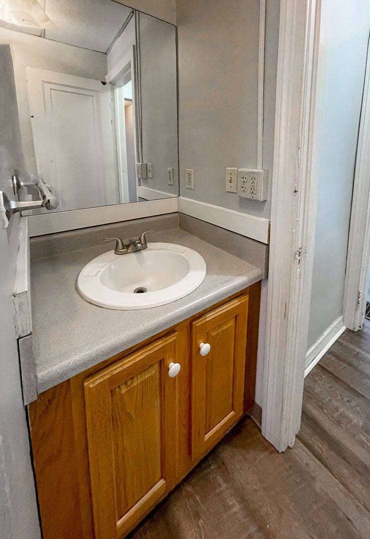 Apartment for rent at 805 W University Ave, Muncie, IN 47303