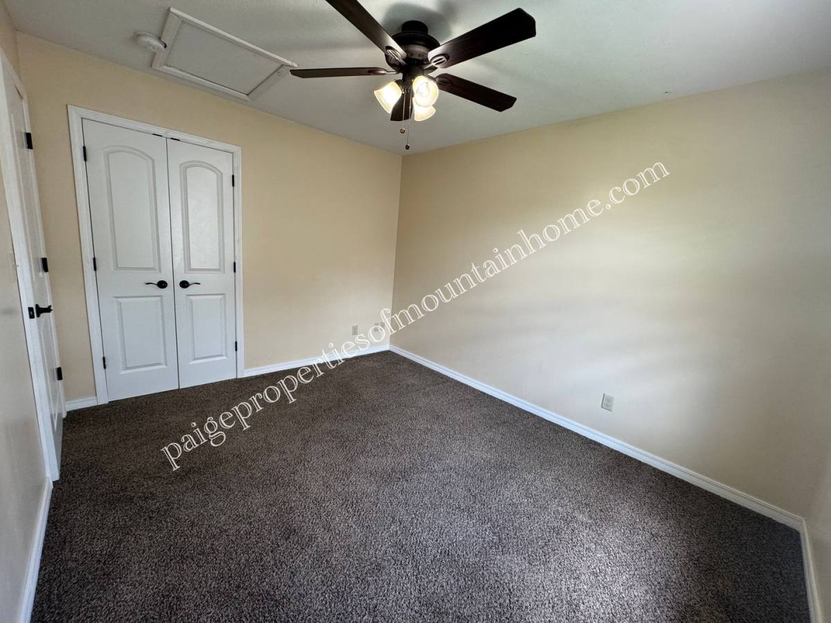 Apartment for rent at 47 N Star Circle, Mountain Home, AR 72653
