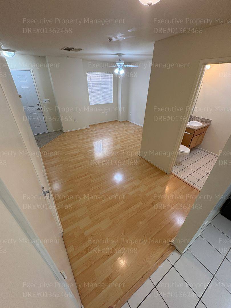 Townhouse for rent at 600 Hosking Ave Bldg #39, Bakersfield, CA 93307