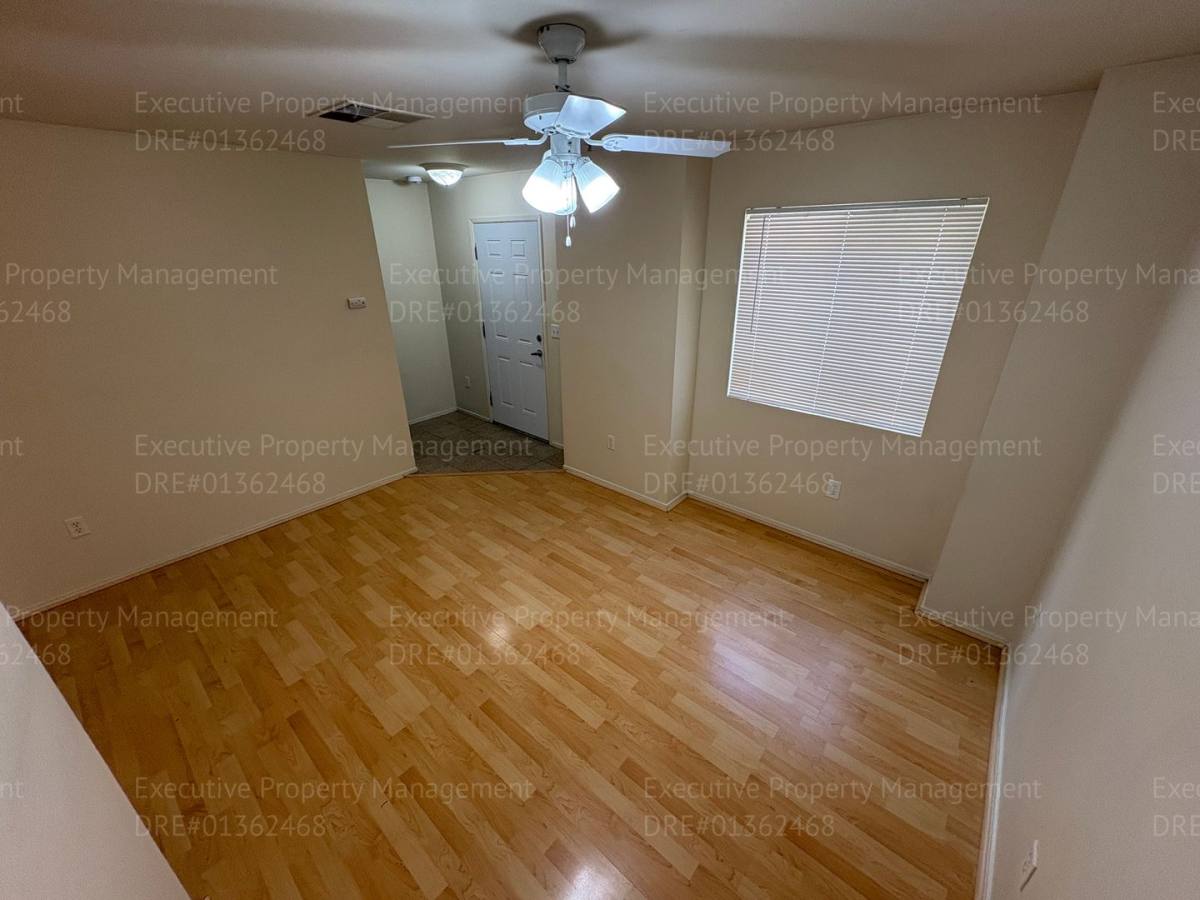 Townhouse for rent at 600 Hosking Ave Bldg #39, Bakersfield, CA 93307