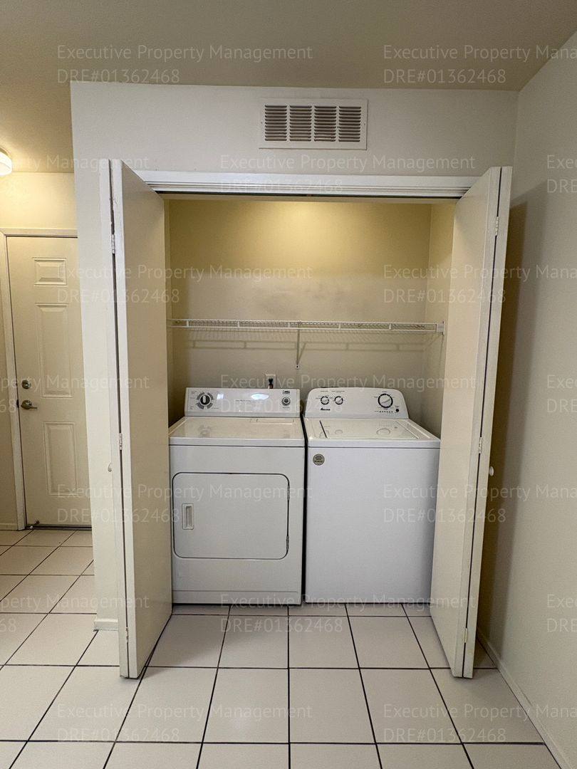 Townhouse for rent at 600 Hosking Ave Bldg #39, Bakersfield, CA 93307