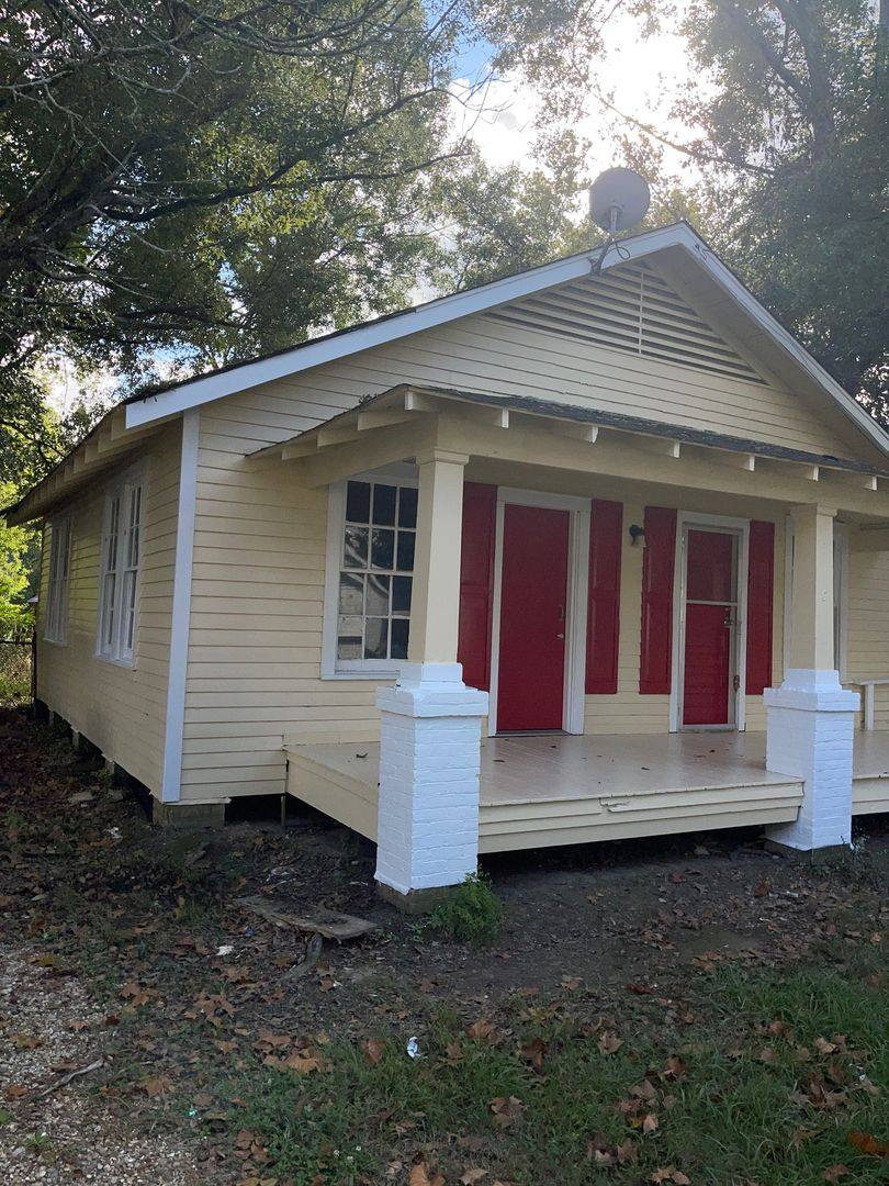 House for rent at 3160 Wyandotte St, Baton Rouge, LA 70805