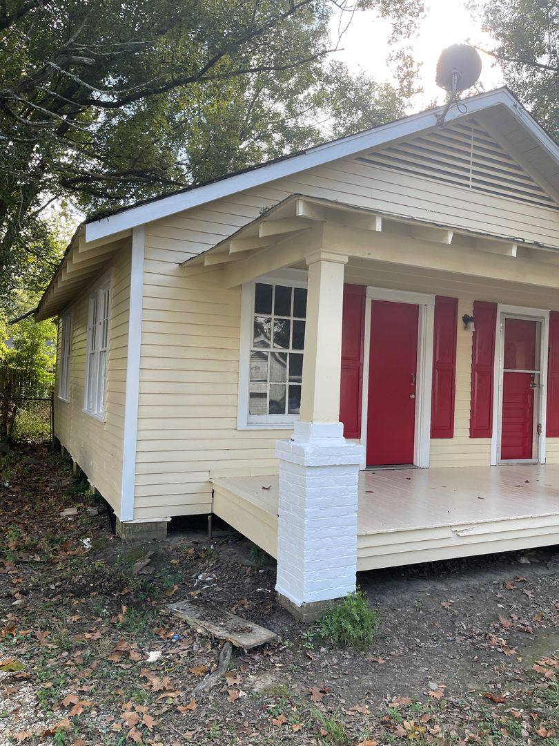 House for rent at 3160 Wyandotte St, Baton Rouge, LA 70805