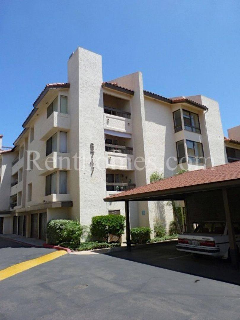 Condo for rent at 6747-132 Friars Rd, San Diego, CA 92108