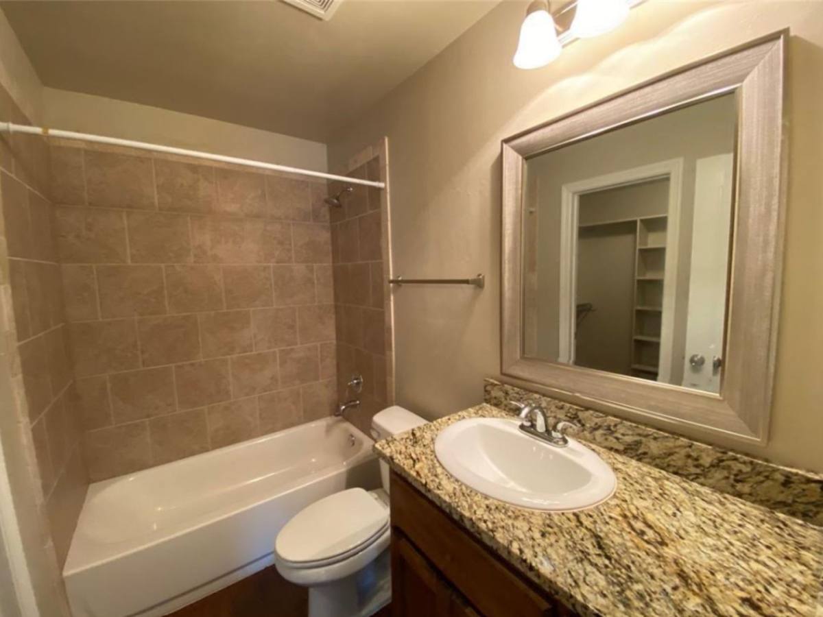 House for rent at 2108 Buena Vida Lane, Edmond, OK 73013