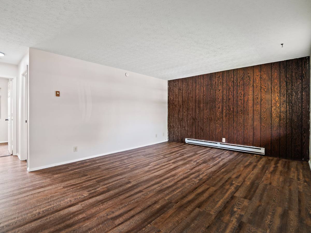Apartment for rent at 105 2nd St SE, Barberton, OH 44203