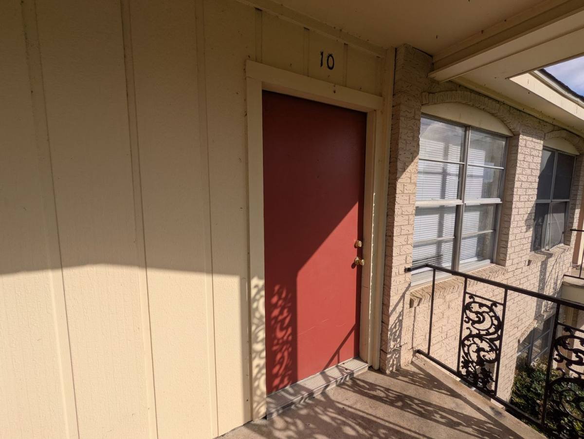 Apartment for rent at 6030 Alpine Circle, Beaumont, TX 77708