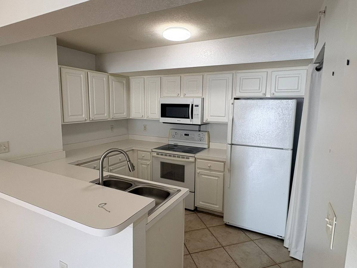 Condo for rent at 4113 Residence Dr, Fort Myers, FL 33901