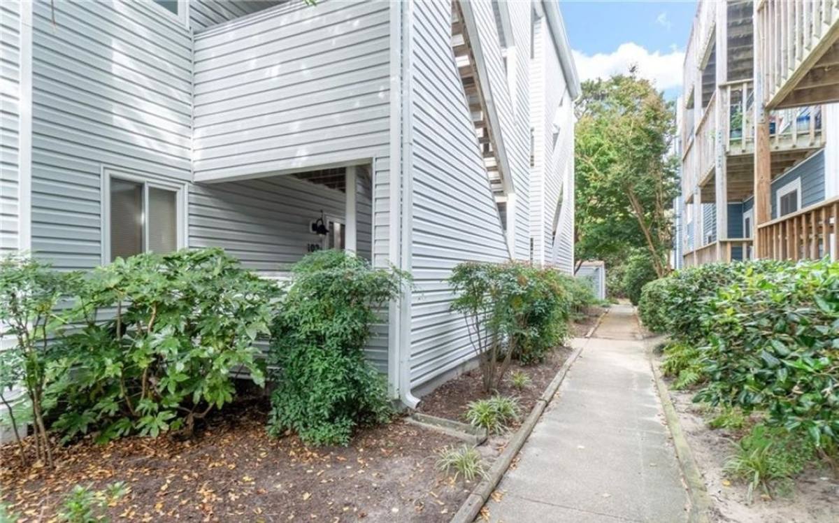 Apartment for rent at 2316 Starfish Rd, Virginia Beach, VA 23451