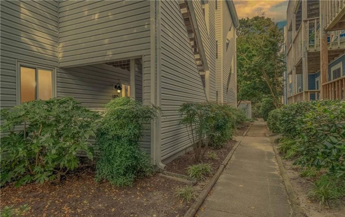Apartment for rent at 2316 Starfish Rd, Virginia Beach, VA 23451