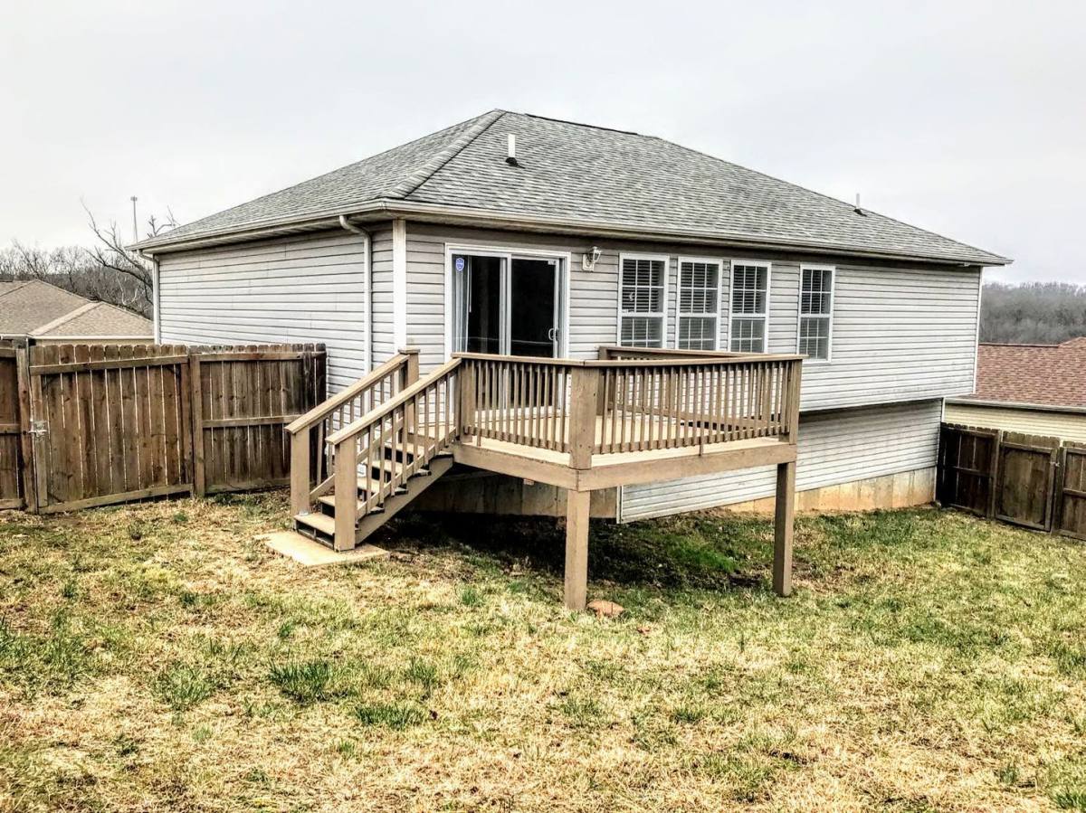 House for rent at 110 Lakeview Court, Saint Robert, MO 65584