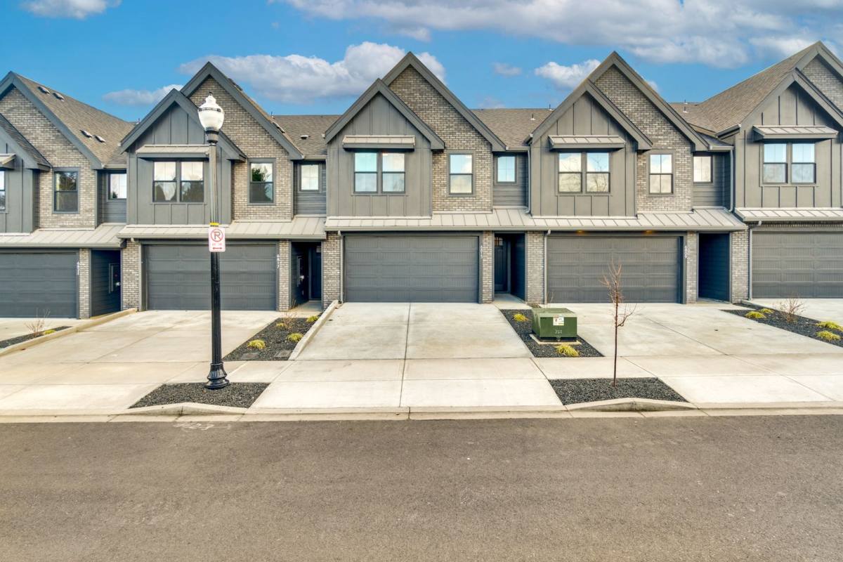 Townhouse for rent at 6812 NE 131st Way, Vancouver, WA 98686