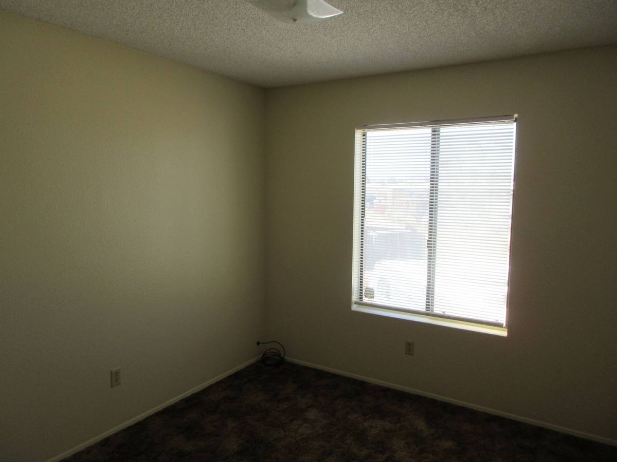 Apartment for rent at 1025 Perdew, Ridgecrest, CA 93555