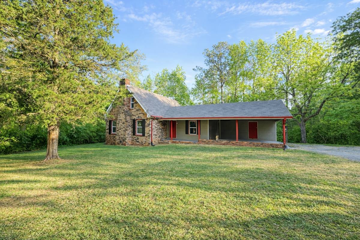 House for rent at 2060 Edwards Rd, Douglasville, GA 30134