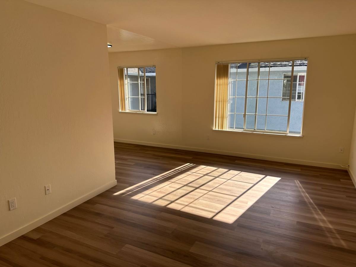 Apartment for rent at 300 30th St, Richmond, CA 94804