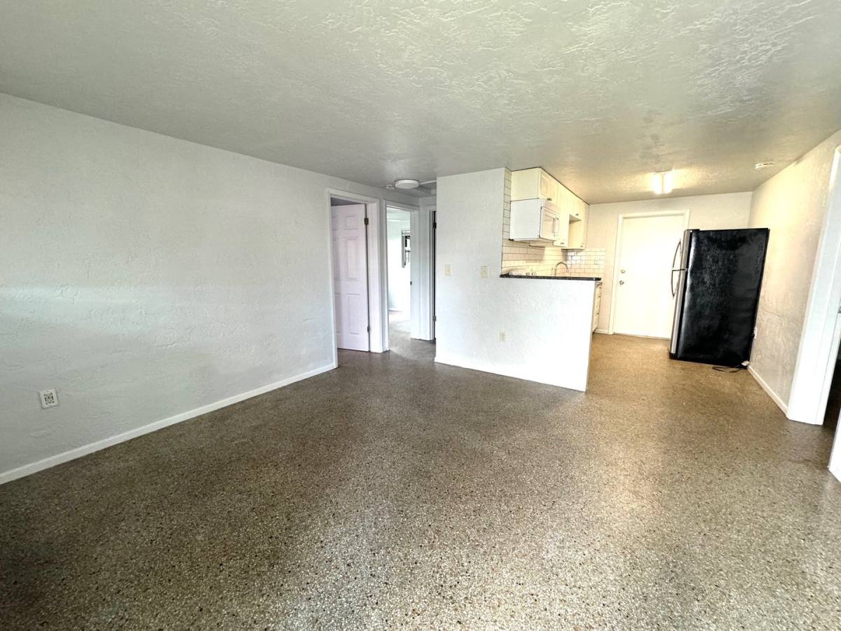 Apartment for rent at 321 9th St Dr W, Palmetto, FL 34221