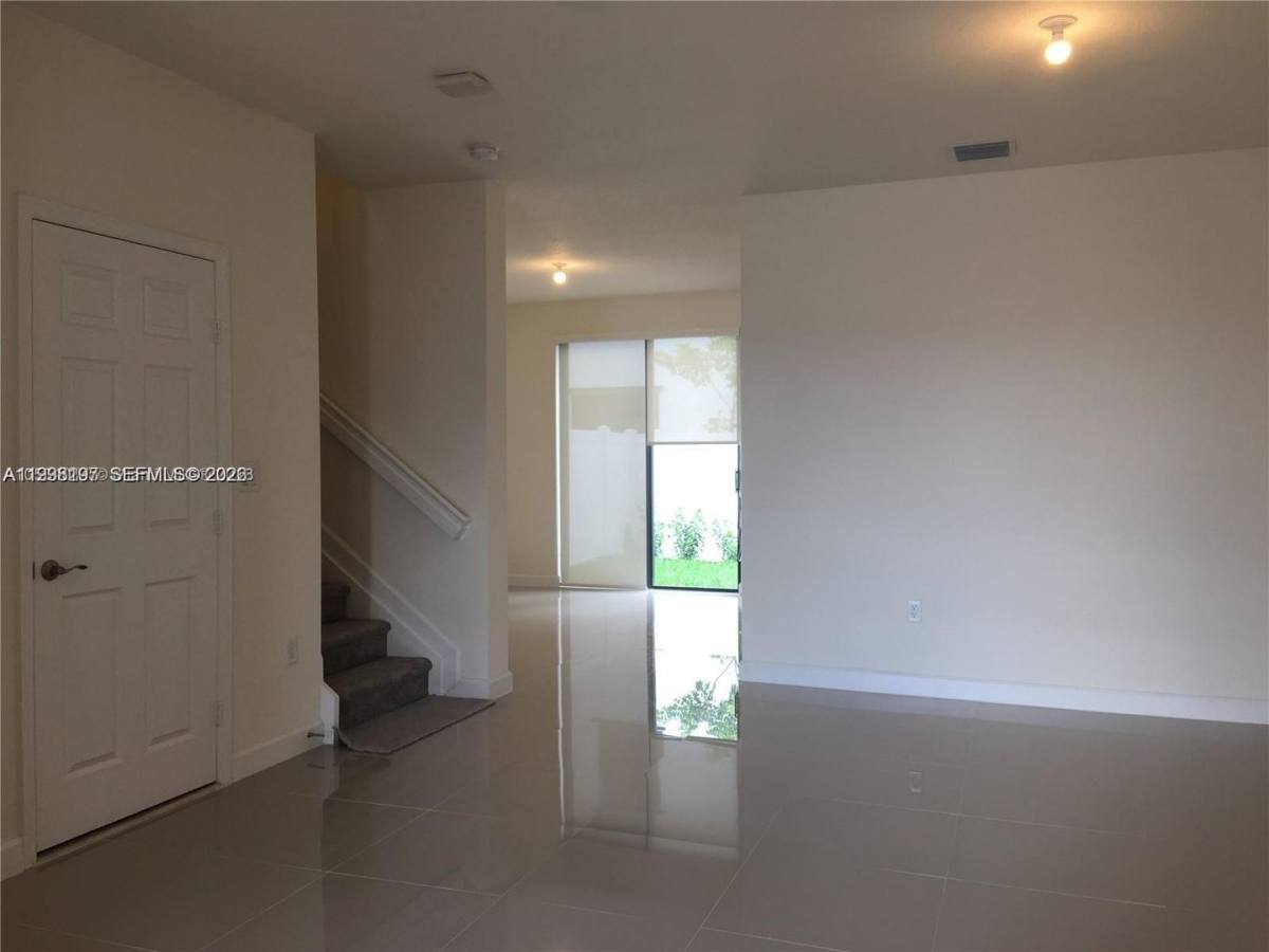 Townhouse for rent at 10323 W 34th Lane, Hialeah, FL 33018