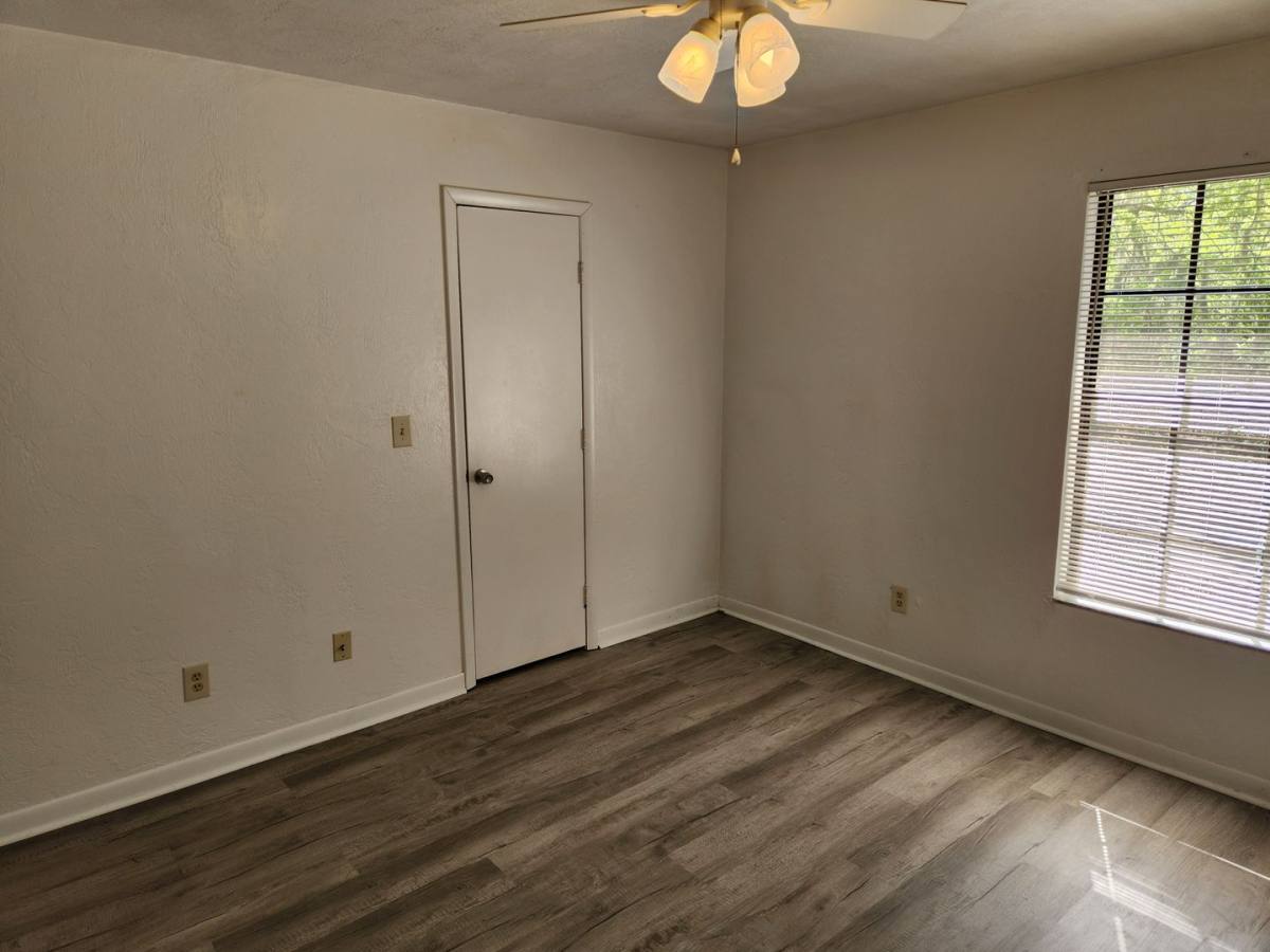 Apartment for rent at 1559 Hammock Dr, Daytona Beach, FL 32117