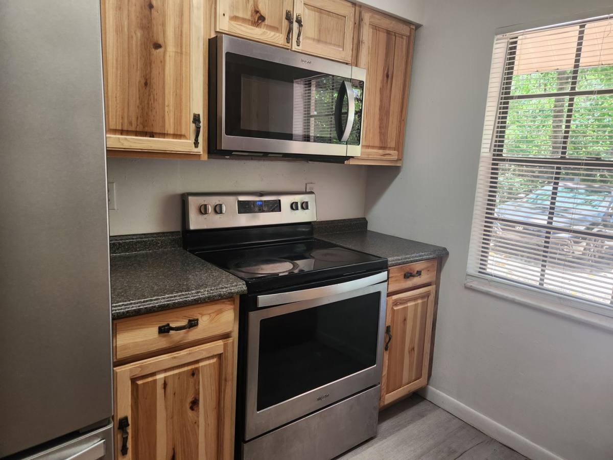 Apartment for rent at 1559 Hammock Dr, Daytona Beach, FL 32117