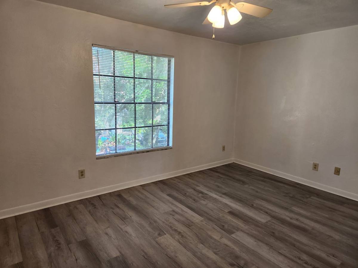 Apartment for rent at 1559 Hammock Dr, Daytona Beach, FL 32117