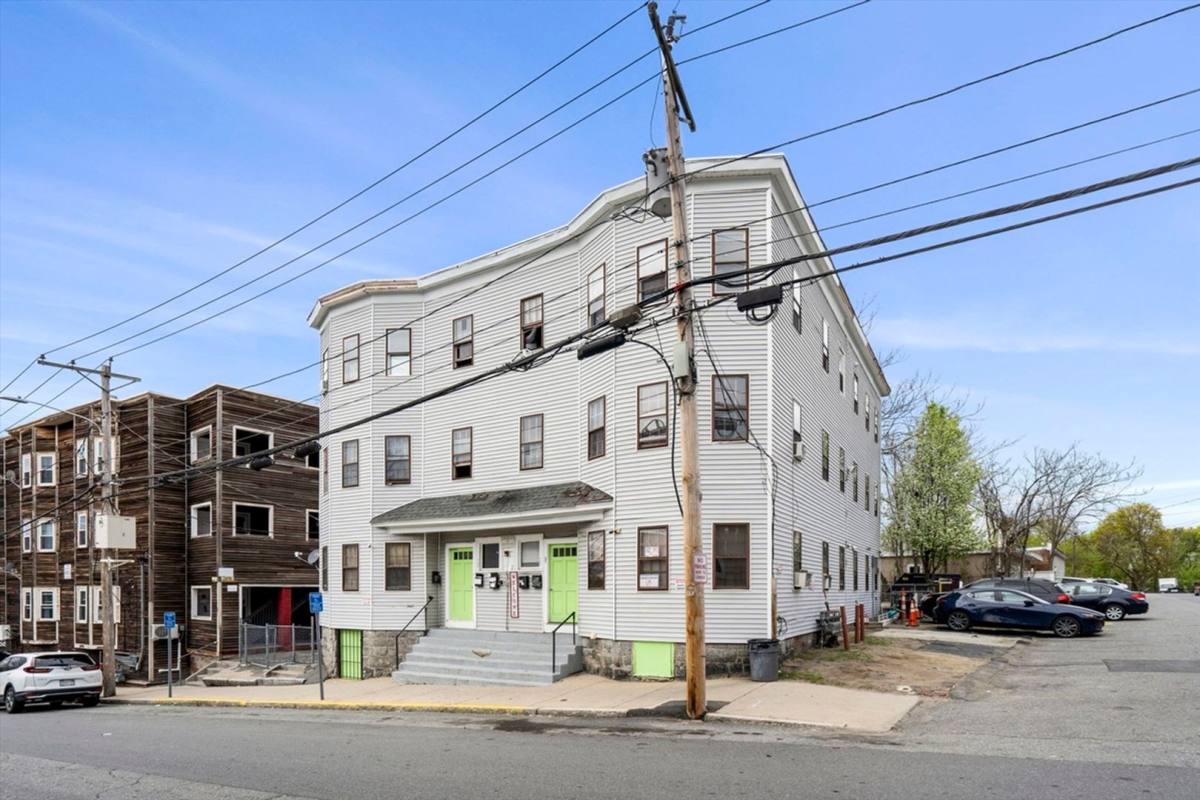 Apartment for rent at 71-73 Elm St, Lawrence, MA 01841