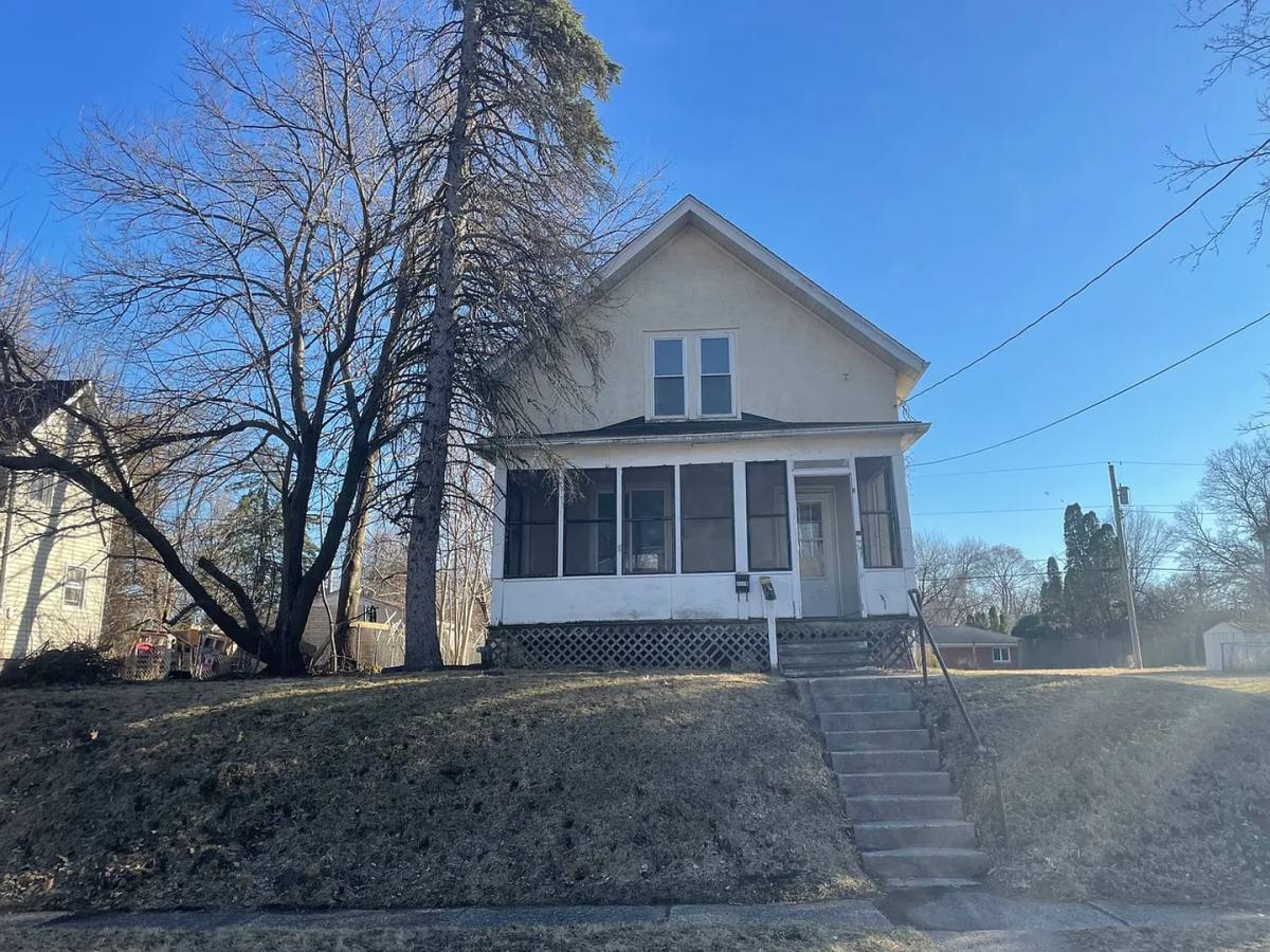 House for rent at 3116 11th Ave, Moline, IL 61265